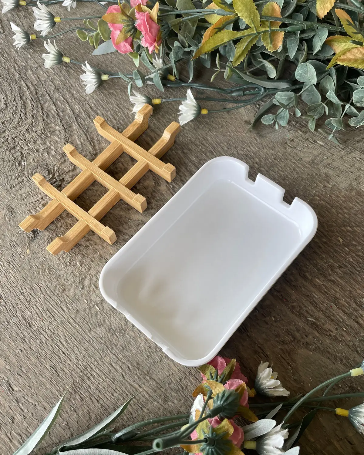 Eco Soap Dish, close detail of the label and bar edge