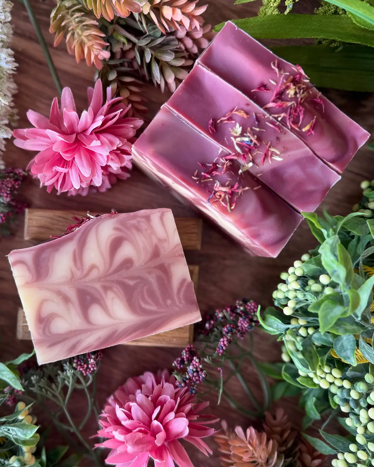Grapefruit & Geranium Soap, close detail of the label and bar edge